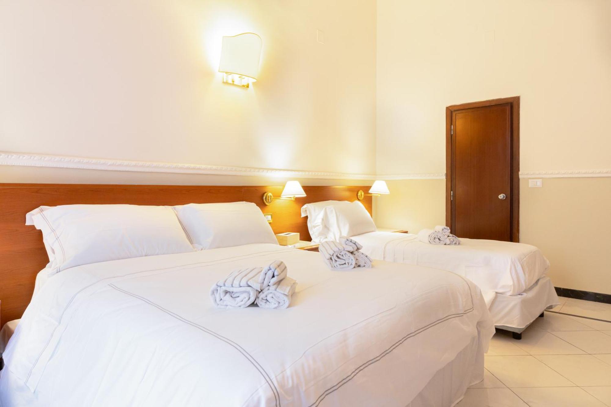 Hotel Domus Rome Bagian luar foto