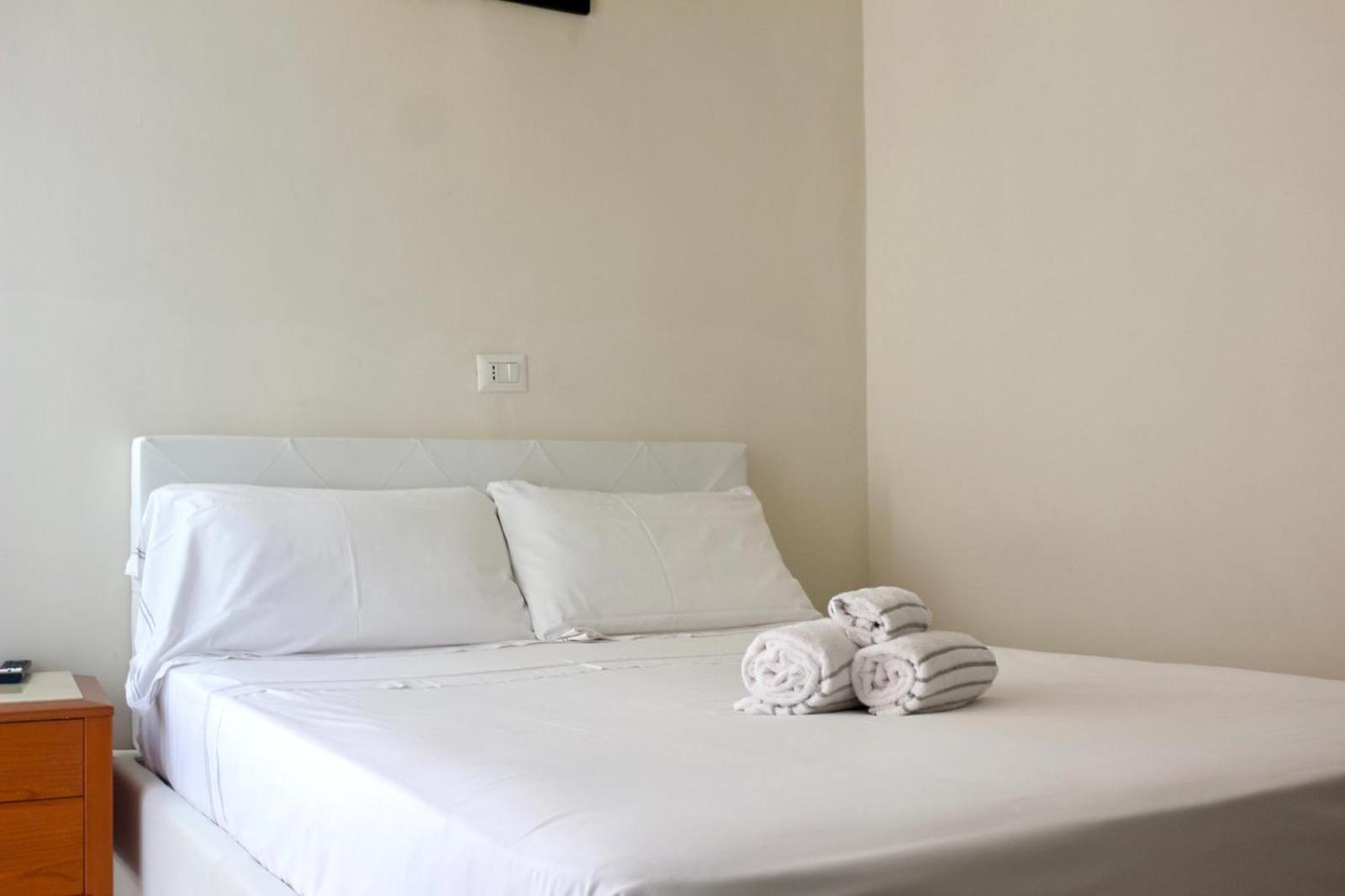 Hotel Domus Rome Bagian luar foto