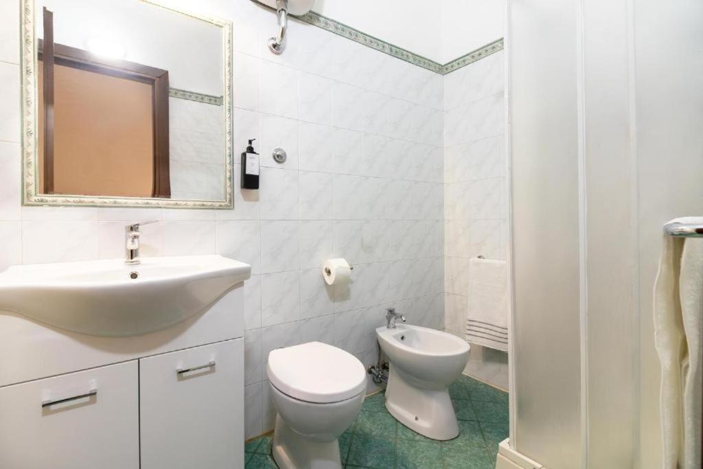 Hotel Domus Rome Bagian luar foto